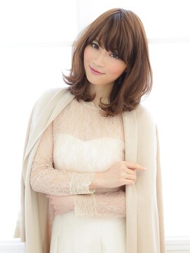 ティーノ(TINO by ganesha) ハネ感が自然な鎖骨ミディアムスタイル