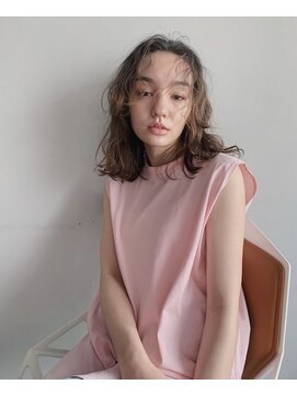 シス(sisu) 癖毛風wave