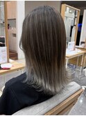 『gray ash』ハイライト×バレイヤージュ