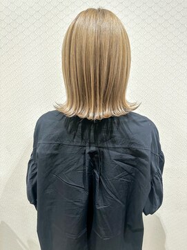 アイアール(iR) ＃ハイトーン＃ボブ＃ベージュ　〈代表スタイリスト筒井〉