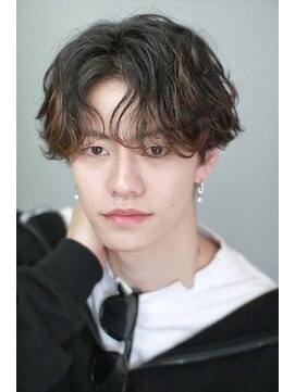 アドール(ADOR) 佐藤健風フェザーパーマ