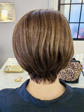 ヴィサージュバスク(VISAGE ba.s.k) 大人ショート