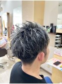メンズツーブロック刈り上げショートホワイトメッシュハイライト