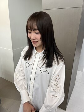 ローレンアオ(LOREN AO) イメチェン/ホワイトブロンド/外ハネボブ/美髪/栄矢場