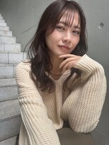 レヴリー(reverie)&nbsp;艶髪レイヤーカットニュアンスカラーグレージュ20代小顔美髪