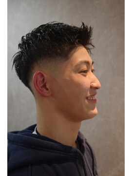 ザ クラン バイ ヘッドライト 仙台長町店(THE CLAN by HEADLIGHT) 【この笑顔】アップバング/ロースキンフェード