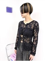 イラカ(elaka)&nbsp;刈り上げショート×ブリーチカラー×ハイライト×ブロックカラー