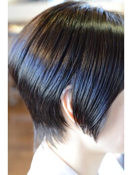 ピースリーヘア バイ カーサ(peathree.hair by CASA) タイト×ショートグラデーション