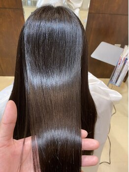 バズサロンフォーヘアー(Buzz salon for hair)の写真/─レストレーションをしてもう3週間経ちますがまだサラサラです─【なんば日本橋朝9時】