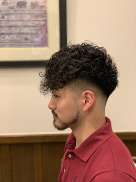 ヒロギンザバーバーショップ 神楽坂店(HIRO GINZA BARBER SHOP) スパイラルパーマスキンフェード