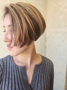 ペネロープ(Penelope) 【新宿】前下がりボブ　ボブ　ハイライトカラー　20代30代40代