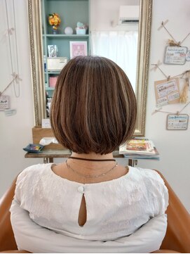 ラグラスヘア(LAGRAS HAIR) 白髪ぼかしショート