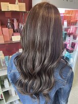 ジェリカ(Jlica) ベージュカラーのハイライトローライトたっぷりスタイル