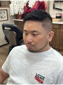 フェザーアップフェードカット