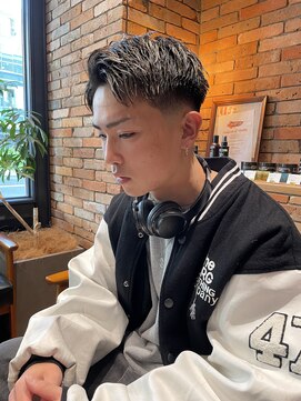 ローサムカットワークス(LOSOME CUT WORKS) フェードスキンフェードツーブロック刈り上げフェザーアップ