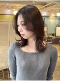 韓国風巻き前髪なしセンターパートくびれミディアムストレート