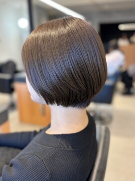 エミュ 伏見 国際センター(emu) コンパクトショート/丸みショート/前下がり/オリーブベージュ