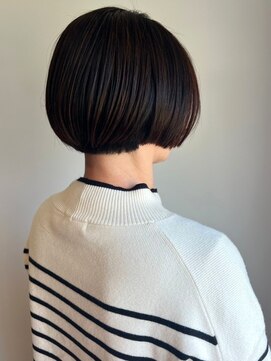 モニカ ヘアー(monica Hair) 丸みショート　切りっぱなしショート　黒髪　30代40代　艶髪