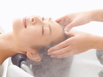 ルミ ツー 横浜駅店(Lumi 2)の写真/健康的な頭皮環境へと整えて、髪本来の美しさを♪日々の疲れを癒しながら健やかな美髪へ導きます!