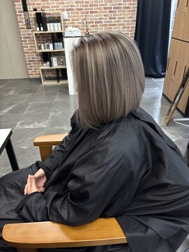 シャドールーツ×ボブ