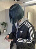 深緑カラー 切りっぱなしボブ ブリーチ必須カラー