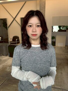 ワイビー グリーン リル(y.be green rel) 深みチェリーブラウンミディ