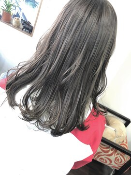 エヌプラス(N+plus) 透明感たっぷりぐれい