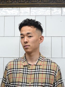メリケンバーバーショップ コウベ(MERICAN BARBERSHOP KOBE) カジュアルアップバングパーマ