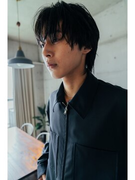 ベター(better) ラフな毛束のマッシュウルフで雰囲気を深めて格好良いスタイル！