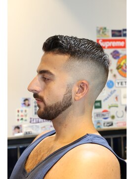 ツーエイチ 新宿(2H) 新宿/外国人/フェードカット