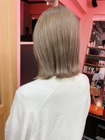 イルウィ(irwi)&nbsp;【トレンド】ブリーチカラー　ベージュカラー　ミディアムボブ