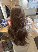 流れるレイヤーカット×明るめブリーチ無しベージュ