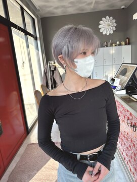 レド(LeDo) 丸みショート/ホワイトシルバー/大人可愛い/ブリーチ/四日市