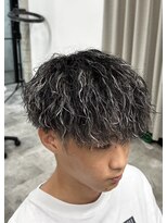 イーラ(era)&nbsp;メンズパーマホワイトメッシュ縦落ちツイスパマッシュ