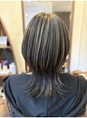 グレージュ系ハイライト×レイヤーカット