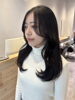 リタ(rita.) 小辻 韓国風くびれヘア×チョコレートグレージュ レイヤー