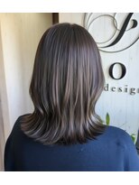 イル(iru)&nbsp;白髪ぼかし/ブリーチなし/シアーグレージュ/Miku