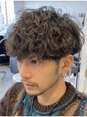 渋谷シャドウパーマメンズカットラウンドマッシュセンターパート