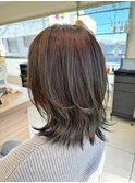 オリーブ系ハイライトで一味違うカラーに！