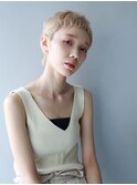 ミニマルな大人のハイトーンショート