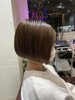エレナ(elena)&nbsp;前下がりミニボブ