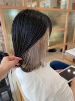 アドラーブル 長岡リップス旭岡店(adorable)&nbsp;切りっぱなしボブ ホワイトシルバー 10代20代