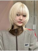 ショートカットショートボブミルクティーベージュカラー前髪あり