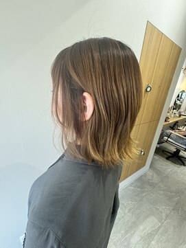 パラゴ(PARAGO.) 《城東区/緑橋/女性サロン》スタイリッシュシルバー