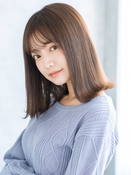 リリーオブザベイス(Lily of the Vase) 外はねミディボブ