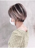 ホワイトグレージュハイライトカラーショートボブ_ba343672