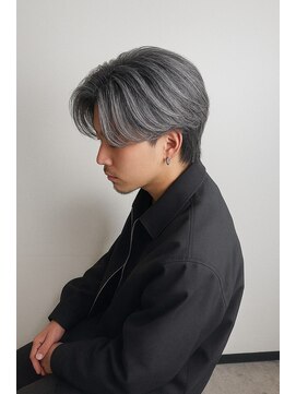 イーラ アメ村店(era) ホワイトハイライトセンターパートウルフ