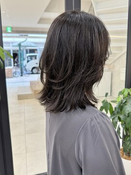 エブリ(evri) 高めにレイヤーをいれてトップにボリュームをだしたミディアム