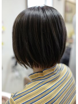 モカ ヘアーデザイン(moca HAIR DESIGN) スモーキーカラーのダークなボブ