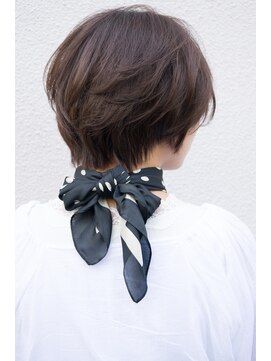 シロ(SiLO) 【暗髪&艶色】バイオレットベージュカラー前下がりショートボブ